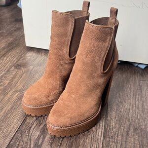 Giani Bernini Tan Suede Heeled Boots